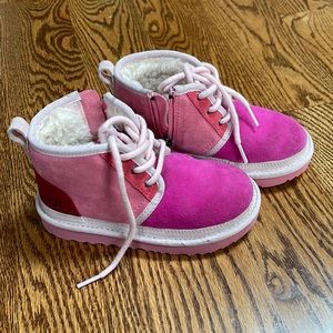 EUC toddler zip up Uggs - size 11
